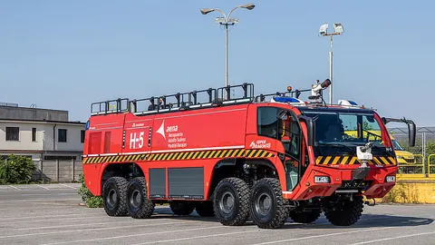 SUPERDRAGON X8 스페인 AENA (Spain) 납품 사진, 앞쪽 비스듬한 모습, 차체에 H-5 표기