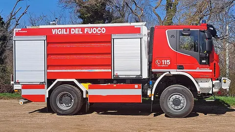 TLF 4000 이탈리아 내무부 납품 사진, 측면, VIGILI DEL FUOCO 표기