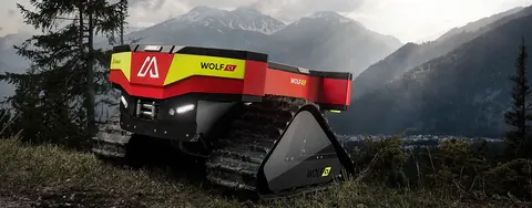 Wolf C1 산 풍경을 배경으로 한 앞쪽 모습, WOLF C1 표기